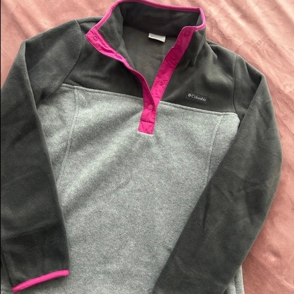 Columbia pull over sweater - Picture 2 of 6